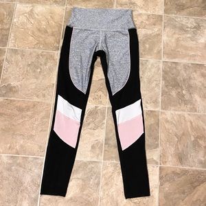 SOLD Victoria’s Secret PINK Ultimate Leggings